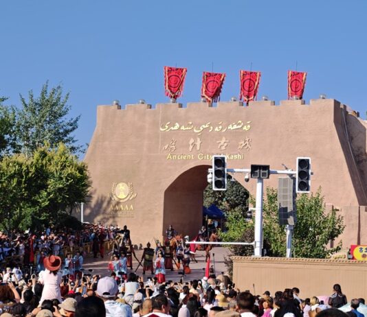 Kashgar Old City: From Tourists to Entrepreneurs