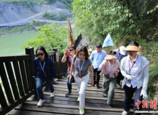 Overseas Chinese-Language Media Explore China’s Transportation History Through Mingyue Gorge’s “Six Routes in One Gorge” Landscape